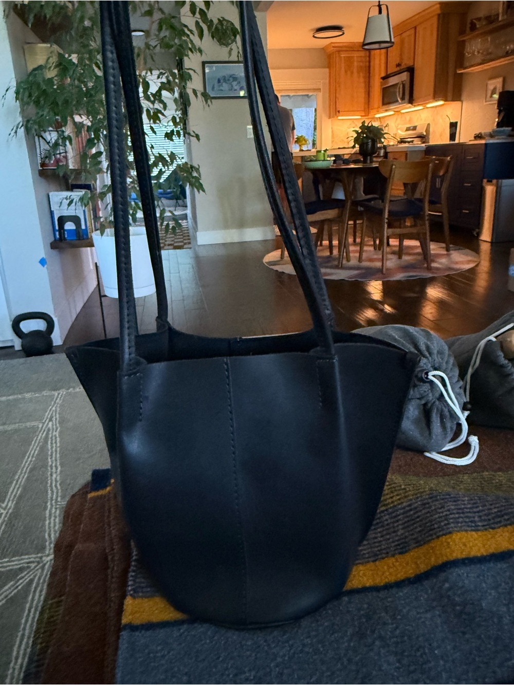 Portland Leather Devan Bucket Tote Small (Classic) Size Black Almost Perfect - Picture 2 of 3